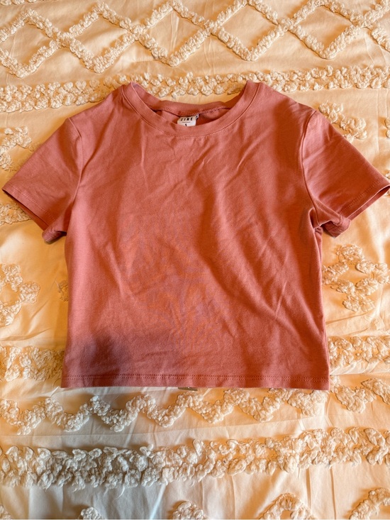 Zine Clothing Tops - Zine Pink Open Back Buckle Crop Top Size Small Short Sleeve Tee